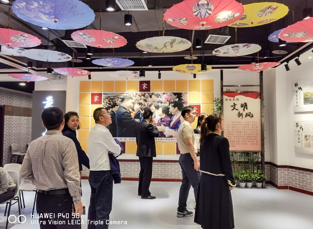 公司固定收益部黨支部、投行業(yè)務(wù)部黨支部、綜合事務(wù)部與金融（產(chǎn)業(yè)）基地保障黨支部開展聯(lián)合黨日活動